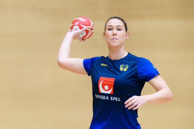 191126 Mikaela Mässing of Sweden during warm up ahead of a friendly game between Sweden and Norway on November 26, 2019 in Fukuoka. Photo: Ludvig Thunman BILDBYRAN kod LT 35682 bbeng handboll women handball dam sverige sweden norge norway träningsmatch practice game test game vänskapsmatch Copyright: LUDVIGxTHUNMAN BB191126LT009