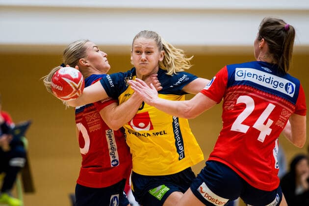 191126 Emma Lindqvist of Sweden during a friendly game between Sweden and Norway on November 26, 2019 in Fukuoka. Photo: Ludvig Thunman BILDBYRAN kod LT 35682 bbeng handboll women handball dam sverige sweden norge norway träningsmatch practice game test game vänskapsmatch Copyright: LUDVIGxTHUNMAN BB191126LT045