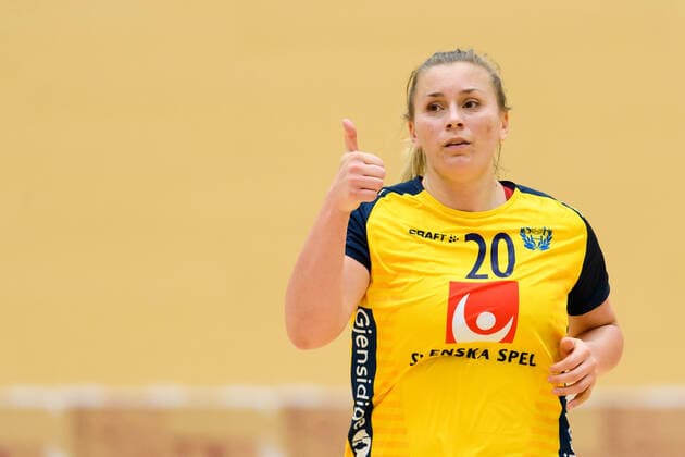 191126 Isabelle Gullden of Sweden celebrates during a friendly game between Sweden and Norway on November 26, 2019 in Fukuoka. Photo: Ludvig Thunman BILDBYRAN kod LT 35682 bbeng handboll women handball dam sverige sweden norge norway träningsmatch practice game test game vänskapsmatch jubel tummen upp Copyright: LUDVIGxTHUNMAN BB191126LT062