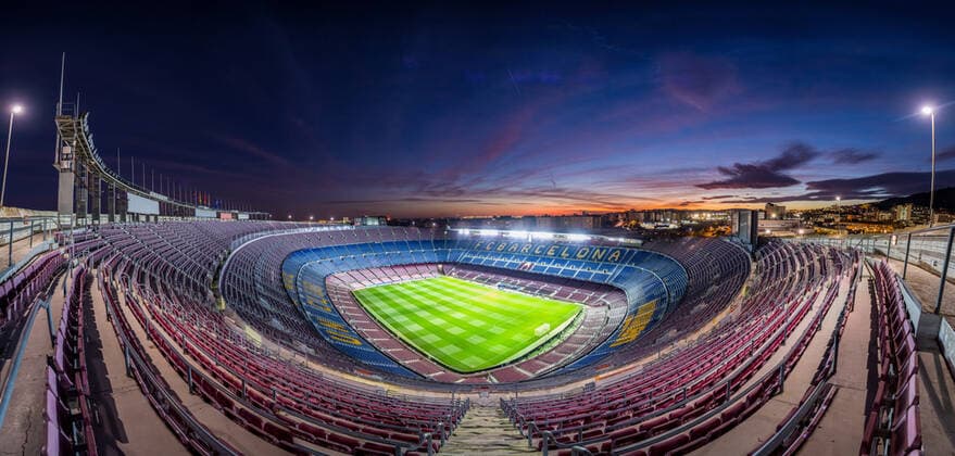 Fußball, Stadiongeschichte FC Barcelona Fußball: UEFA Champions League: 5. Spieltag, FC Barcelona, Barca - Borussia Dortmund am 27.11.2019 im Camp Nou in Barcelona Stadion Übersicht, Hinterleger, Feature, Allgemein, Flutlicht, UEFA REGULATIONS PROHIBIT ANY USE OF PHOTOGRAPHS AS IMAGE SEQUENCES AND OR QUASI-VIDEO. Copyright: xKirchner ChristopherxNeundorfx