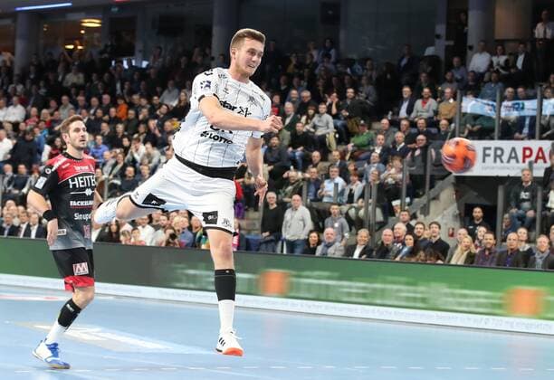 28.11.2019 - Handball - 1. Bundesliga LIQUI MOLY HBL - Saison 2019 2020 - 15. Spieltag: HC Erlangen Metropolregion Nürnberg HCE - THW Kiel - DaMa - Nikola Bilyk (53, THW Kiel )