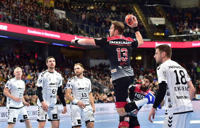 28.11.2019 - Handball - 1. Bundesliga Liqui Moly HBL - Saison 2019 2020 - 15.Spieltag: HC Erlangen Metropolregion Nürnberg HCE - THW Kiel - OGo - Michael Haaß Haass (13, HC Erlangen HCE )