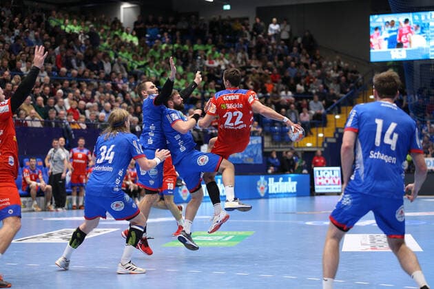 v.l. Andreas Cederholm (TBV Lemgo Lippe 34), Christoph Theuerkauf (TBV Lemgo Lippe 13), Andrej Kogut (TBV Lemgo Lippe 5), Jona Schoch (HBW Balingen-Weilstetten 22) GER, Handball, 1. Bundesliga, TBV Lemgo Lippe gegen HBW Balingen-Weilstetten, 28.11.2019 Lemgo Copyright: xStrohdiekx Eibner-Pressefotox EP_jsk