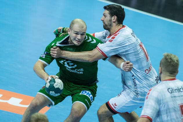 Paul Drux (GER - 95 Füchse Berlin) setzt sich am Strafraum durch - Aktion - Spielszene - Querformat - quer - horizontal - Event Veranstaltung: Füchse Berlin vs. MT Melsungen HBL - Handball Bundesliga 2019-20 - 15. Spieltag - Location Ort: Max Schmeling Halle Berlin Deutschland Germany Europa Europe Datum Date: 28.11.2019