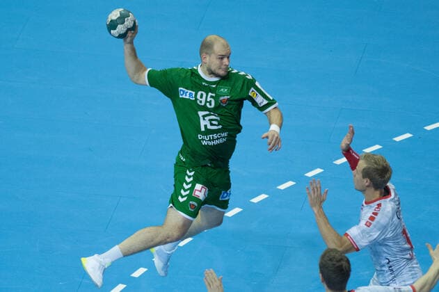 Paul Drux (GER - 95 Füchse Berlin) - Aktion - Spielszene - Querformat - quer - horizontal - Event Veranstaltung: Füchse Berlin vs. MT Melsungen HBL - Handball Bundesliga 2019-20 - 15. Spieltag - Location Ort: Max Schmeling Halle Berlin Deutschland Germany Europa Europe Datum Date: 28.11.2019