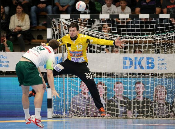 BAU 28.11.2019 Göppingen Handball Frisch Auf Göppingen vs. HSG Wetzlar, v.l. Lars Weissgerber (Wetzlar), Daniel Rebmann (Göppingen)