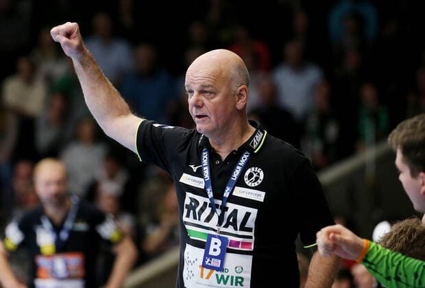 BAU 28.11.2019 Göppingen Handball Frisch Auf Göppingen vs. HSG Wetzlar, Trainer Kai Wandschneider (Wetzlar) jubelt und ballt die Faust