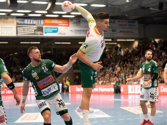 Stefan Cavor (HSG Wetzlar 77) gegen Jacob Bagersted (Frisch Auf Goeppingen 14), Frisch Auf Göppingen vs. HSG Wetzlar, 1. Bundesliga, Handball, Herren, 28.11.2019 Frisch Auf Göppingen vs. HSG Wetzlar, 1. Bundesliga, Handball, Herren, 28.11.2019 Göppingen Copyright: xEibner-Pressefotox EP_mst