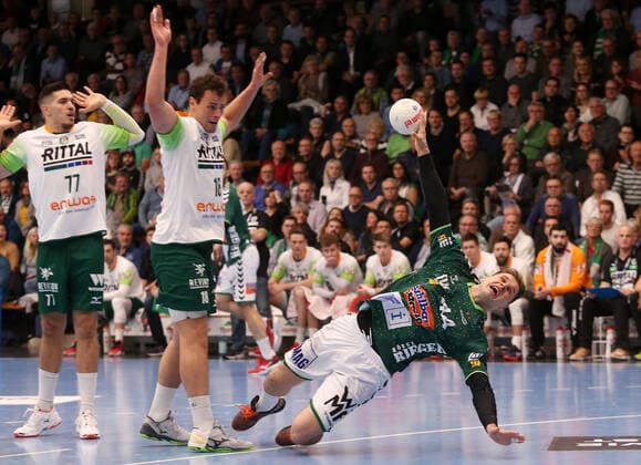 BAU 28.11.2019 Göppingen Handball Frisch Auf Göppingen vs. HSG Wetzlar, rechts Kresimir Kozina (Göppingen, vorn)