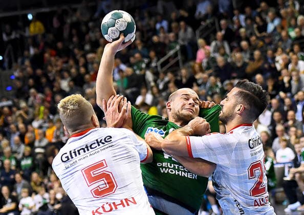 28.11.2019, xlakx, Handball Bundesliga, Fuechse Berlin - MT Melsungen emspor, v.l.Julius Kuehn (MT Melsungen 5),am Ball Paul Drux(Fuechse Berlin 95),Michael Allendorf (MT Melsungen 22) Berlin