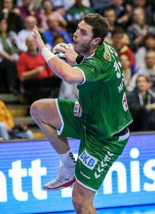 28.11.2019, Handball, 1.Bundesliga, 15.Spieltag, Füchse Berlin - MT Melsungen, Max-Schmeling-Halle. Berlins Mijajlo Marsenic wirft den Ball auf das Tor. Handball - 1.Bundesliga - Füchse Berlin - MT Melsungen