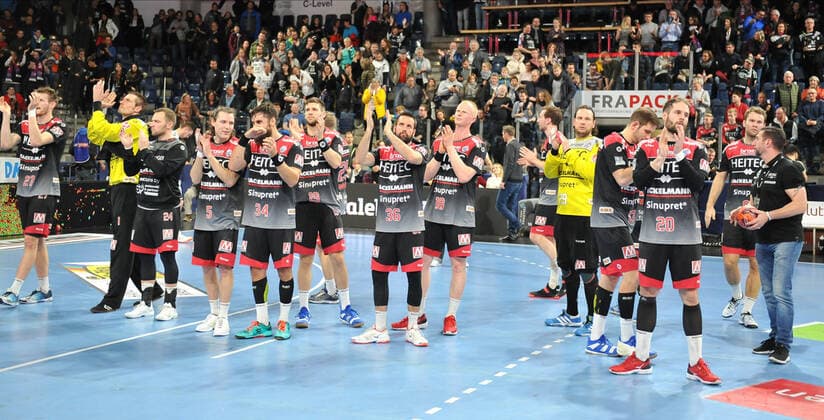 28.11.2019 - Handball - 1. Bundesliga Liqui Moly HBL - Saison 2019 2020 - 15.Spieltag: HC Erlangen Metropolregion Nürnberg HCE - THW Kiel - OGo - Mannschaft Team nach Spielende