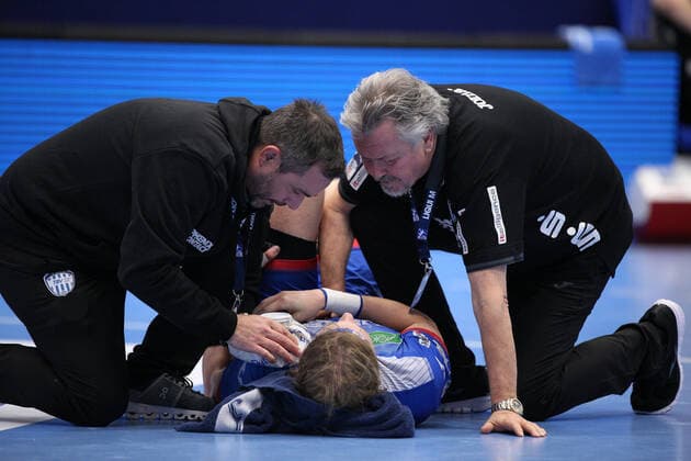 Andreas Cederholm (TBV Lemgo Lippe 34) verletzt am Boden GER, Handball, 1. Bundesliga, TBV Lemgo Lippe gegen HBW Balingen-Weilstetten, 28.11.2019 Lemgo Copyright: xStrohdiekx Eibner-Pressefotox EP_jsk