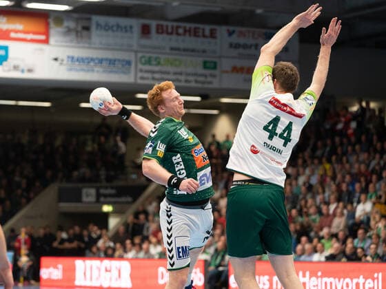 Nicolai Theilinger (Frisch Auf Goeppingen 03) gegen Lenny Rubin (HSG Wetzlar 44), Frisch Auf Göppingen vs. HSG Wetzlar, 1. Bundesliga, Handball, Herren, 28.11.2019 Frisch Auf Göppingen vs. HSG Wetzlar, 1. Bundesliga, Handball, Herren, 28.11.2019 Göppingen Copyright: xEibner-Pressefotox EP_mst