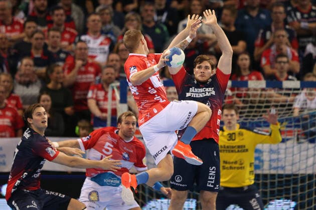 SG Flensburg-Handewitt vs Bergischer HC, LIQUI-MOLY Handball Bundesliga, 28.11.19; Flensburg Linus Arnesson (Bergischer HC, 24) gegen Johannes Golla (SG Flensburg-Handewitt, 04) Copyright: xBEAUTIFULxSPORTS MarioxM.xKobergx