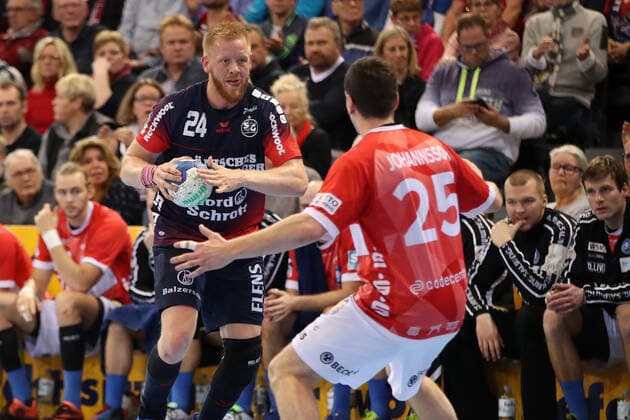 SG Flensburg-Handewitt vs Bergischer HC, LIQUI-MOLY Handball Bundesliga, 28.11.19; Flensburg Jim Gottfridsson (SG Flensburg-Handewitt, 24) gegen Ragnar Johannsson (Bergischer HC, 25) Copyright: xBEAUTIFULxSPORTS MarioxM.xKobergx