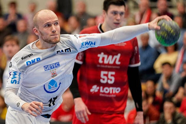 Tim Hornke (SCM, 17), Siebenmeter, 7-Meter, Strafwurf, Spielszene, Einzelbild, Aktion, Action, 28.11.2019, Ludwigshafen am Rhein (Deutschland), Handball, Bundesliga, TSG Ludwigshafen-Friesenheim (Die Eulen) - SC Magdeburg