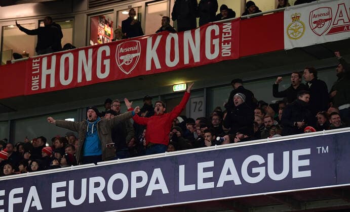 i28.11.2019, xkvx, Fussball Europa League, Arsenal London - Eintracht Frankfurt emspor, v.l. Frankfurt Fans jubeln celebrate the goal, Der Torjubel zum 1:2 (DFL DFB REGULATIONS PROHIBIT ANY USE OF PHOTOGRAPHS as IMAGE SEQUENCES and or QUASI-VIDEO) London