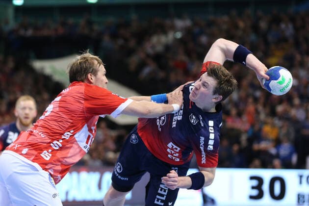 SG Flensburg-Handewitt vs Bergischer HC, LIQUI-MOLY Handball Bundesliga, 28.11.2019; Flensburg Max Darj (Bergischer HC, 05) und Goran Soegard Johannsessen (SG Flensburg-Handewitt, 23) Copyright: xBEAUTIFULxSPORTS MarioxM.xKobergx