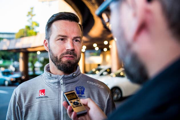 191129 Head coach Henrik Signell of Sweden is interviewed by the media during a press meeting ahead of the Women s World Handball Championship on November 29, 2019 in Kumamoto. Photo: Ludvig Thunman BILDBYRAN kod LT 35686 bbeng dam women handball handboll world handball championship 2019 sweden press meeting Copyright: LUDVIGxTHUNMAN BB191129LT041