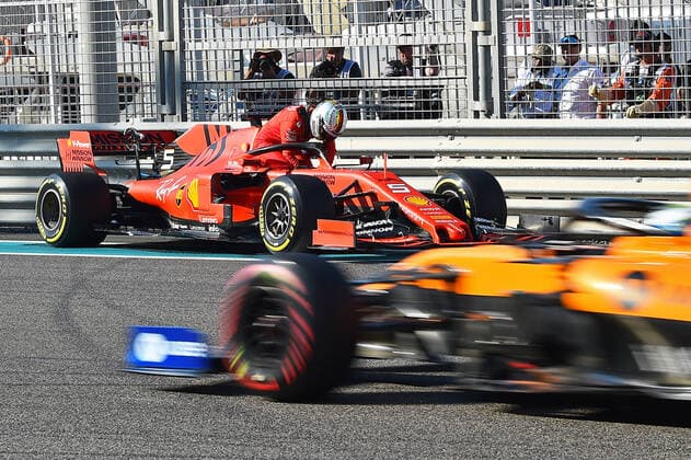 29.11.2019, xekx, Motorsport FIA , Formel 1 Großer Preis von Abu Dhabi - 2019 emspor, Sebastian Vettel (Ferrari) Unfall im Freien Training (DFL DFB REGULATIONS PROHIBIT ANY USE OF PHOTOGRAPHS as IMAGE SEQUENCES and or QUASI-VIDEO) Abu Dhabi