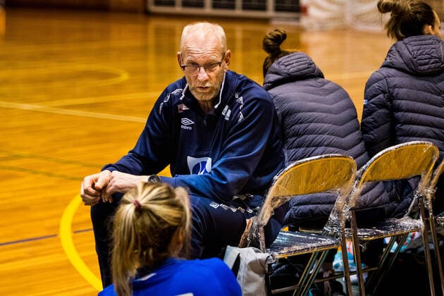191129 Mats Olsson, goalkeeper coach of Norway during a practice ahead of the Women s World Handball Championship on November 29, 2019 in Kumamoto. Photo: Ludvig Thunman BILDBYRAN kod LT 35687 bbeng dam women handball handboll world handball championship 2019 norge norway pratice handball Copyright: LUDVIGxTHUNMAN BB191129LT053