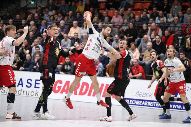 v.l. Patryk Walczak (TuS N-Luebbecke 7), Soeren Suedmeier (ASV Hamm-Westfalen 17), Moritz Schade (TuS N-Luebbecke 25) GER, Handball, 2. Bundesliga, TuS N-Luebbecke gegen ASV Hamm-Westfalen, 29.11.2019 Luebbecke Copyright: xStrohdiekx Eibner-Pressefotox EP_jsk