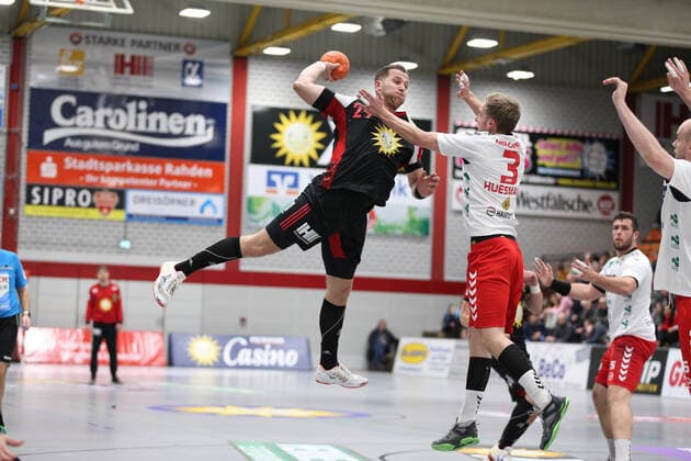 v.l. Marian Orlowski (TuS N-Luebbecke 29), Fabian Huesmann (ASV Hamm-Westfalen 3) GER, Handball, 2. Bundesliga, TuS N-Luebbecke gegen ASV Hamm-Westfalen, 29.11.2019 Luebbecke Copyright: xStrohdiekx Eibner-Pressefotox EP_jsk