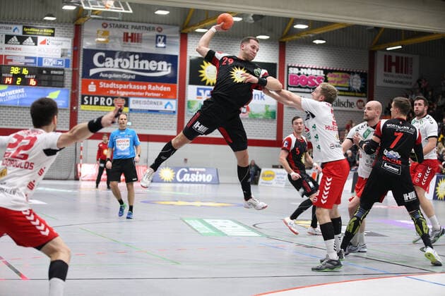 v.l. Marian Orlowski (TuS N-Luebbecke 29), Fabian Huesmann (ASV Hamm-Westfalen 3) GER, Handball, 2. Bundesliga, TuS N-Luebbecke gegen ASV Hamm-Westfalen, 29.11.2019 Luebbecke Copyright: xStrohdiekx Eibner-Pressefotox EP_jsk