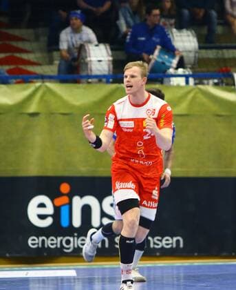 In Jubelpose: Lucas Firnhaber (Essen) Handball 2.Liga 2019 20 EHV Aue - TuSEM Essen 34:28 am 29.11.2019 EHV Aue - TuSEM Essen