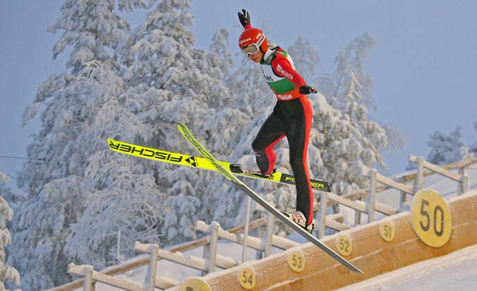 Bilder des Jahres 2019, Sport 11 November NORDIC SKIING - FIS WC Ruka, Nordic Opening KUUSAMO,FINLAND,30.NOV.19 - NORDIC SKIING, NORDIC COMBINED, Ski jumping, Skispringen, Ski, nordisch - FIS World Cup, Nordic Opening, large hill. Image shows the crash of David Mach (GER). GEPAxpictures xThomasxBachun