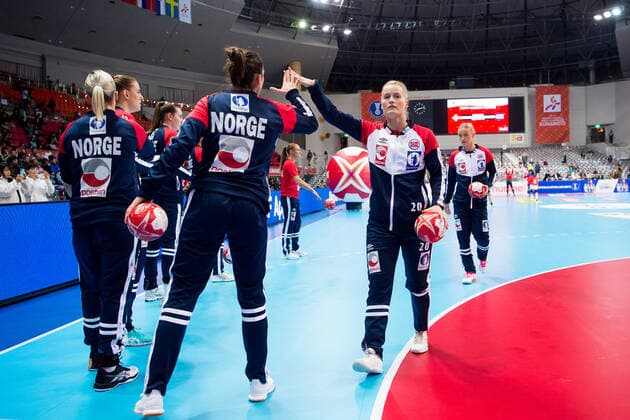 191130 Marit Roberg Jacobsen of Norway ahead of the Women s World Handball Championship game between Norway and Cuba on November 30, 2019 in Kumamoto. Photo: Daniel Stiller Bildbyran kod DS 59408 bbeng dam women handball handboll world handball championship 2019 norway norge cuba kuba handball vm Copyright: DANIELxSTILLER BB191130DS026