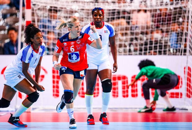 191130 Heidi Loke of Norway celebrates during the Women s World Handball Championship game between Norway and Cuba on November 30, 2019 in Kumamoto. Photo: Daniel Stiller Bildbyran kod DS 59408 bbeng dam women handball handboll world handball championship 2019 norway norge cuba kuba handball vm jubel Copyright: DANIELxSTILLER BB191130DS029