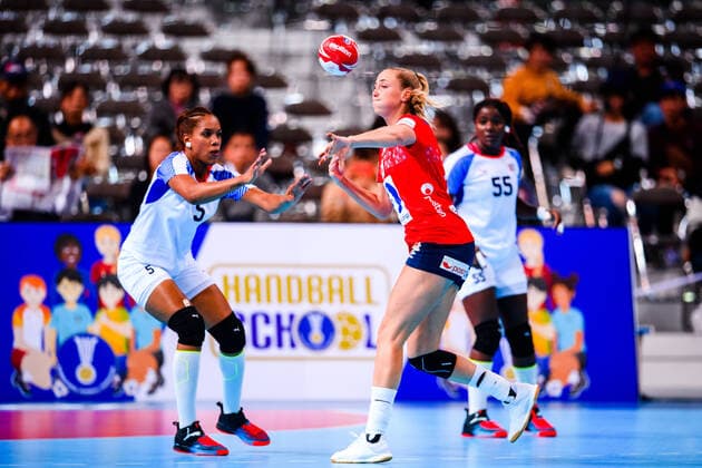 191130 Moa Hogdahl of Norway celebrates during the Women s World Handball Championship game between Norway and Cuba on November 30, 2019 in Kumamoto. Photo: Daniel Stiller Bildbyran kod DS 59408 bbeng dam women handball handboll world handball championship 2019 norway norge cuba kuba handball vm jubel Copyright: DANIELxSTILLER BB191130DS032