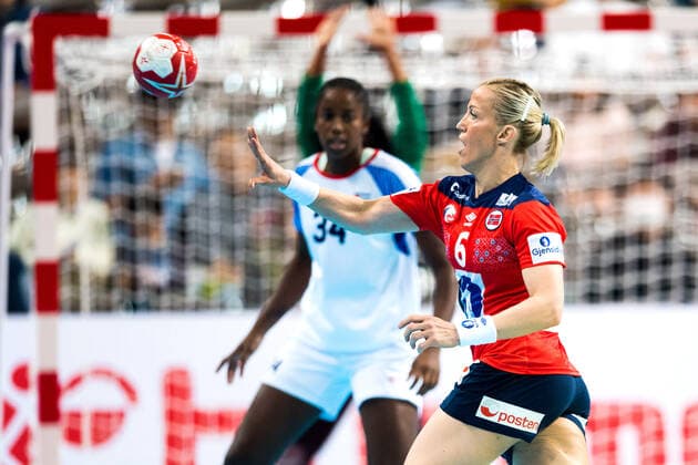 191130 Heidi Loke of Norway during the Women s World Handball Championship game between Norway and Cuba on November 30, 2019 in Kumamoto. Photo: Daniel Stiller Bildbyran kod DS 59408 bbeng dam women handball handboll world handball championship 2019 norway norge cuba kuba handball vm Copyright: DANIELxSTILLER BB191130DS033
