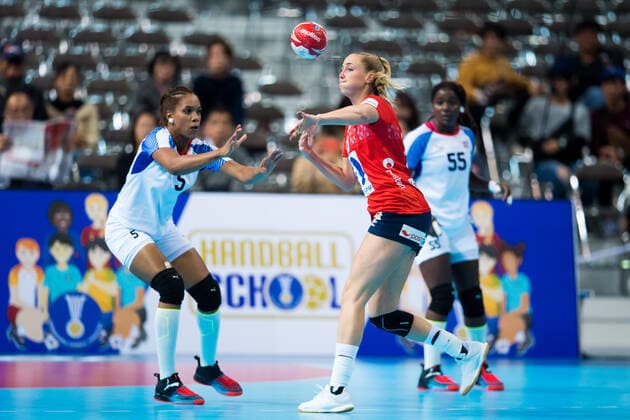 191130 Kari Brattset of Norway during the Women s World Handball Championship game between Norway and Cuba on November 30, 2019 in Kumamoto. Photo: Daniel Stiller Bildbyran kod DS 59408 bbeng dam women handball handboll world handball championship 2019 norway norge cuba kuba handball vm Copyright: DANIELxSTILLER BB191130DS034