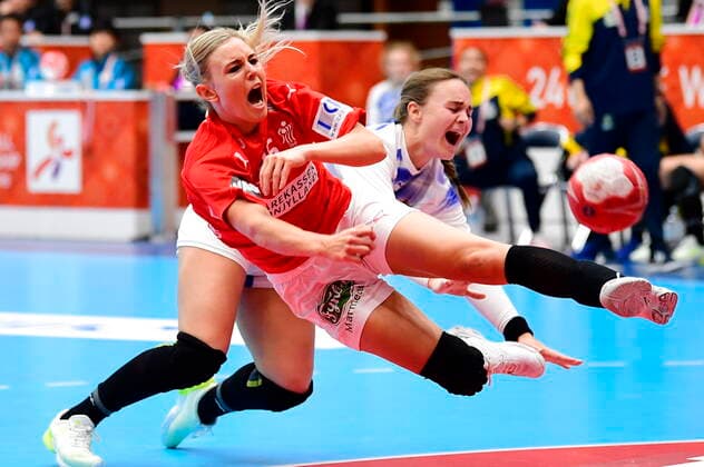Sport Bilder des Tages Danmark moeder Australien, i den indledende runde i Gruppe B, under Kvindernes Haandbold VM i Kumamoto Prefectural Gymnasium i Japan, loerdag den 30. november 2019.. , Kumamoto Copyright: BoxAmstrupx cop222 spdk20191130-125030-L