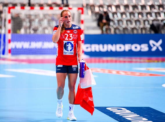 191130 Camilla Herrem of Norway looks dejected after the Women s World Handball Championship game between Norway and Cuba on November 30, 2019 in Kumamoto. Photo: Daniel Stiller Bildbyran kod DS 59408 bbeng dam women handball handboll world handball championship 2019 norway norge cuba kuba handball vm depp Copyright: DANIELxSTILLER BB191130DS050