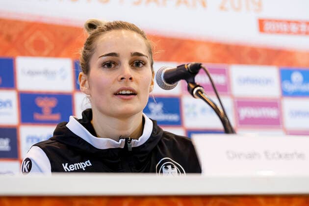 Handball, Frauen: WM 2019, Vorrunde, Gruppe B, 1. Spieltag , Deutschland - Brasilien Torhueterin Dinah Eckerle (Deutschland SG BBM Bietigheim) Yamaga City Overall Gymnasium Kumamoto Japan