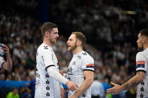 Hendrik Pekeler (THW Kiel, 61) und Steffen Weinhold (THW Kiel, 13), Handball, Männer, THW Kiel vs Montpellier HB, Champions-League, 9. Spieltag, Gruppenphase, 30.11.19 Kiel Sparkassen-Arena Schleswig-Holstein Germany