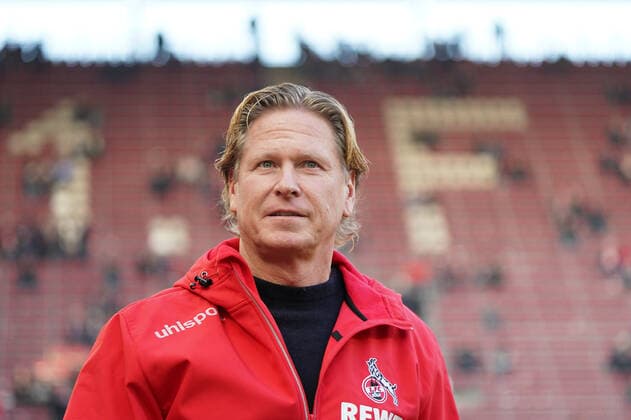 GER, 1. FBL, 1.FC Koeln vs. FC Augsburg 30.11.2019, RheinEnergieStadion, Koeln, GER, 1. FBL, 1.FC Koeln vs. FC Augsburg, DFL regulations prohibit any use of photographs as image sequences and or quasi-video im Bild picture shows: Markus Gisdol Trainer, Headcoach (1.FC Koeln),