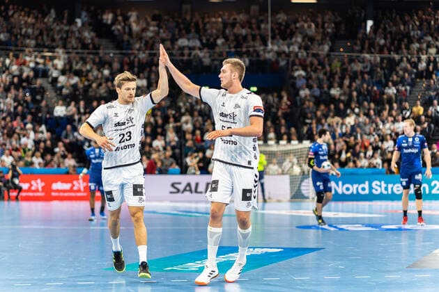 THW Kiel - Montpellier HB am 30.11.2019 Rune Dahmke ( 23, THW Kiel), Nikola Bilyk ( 53, THW Kiel), THW Kiel - Montpellier HB in der VELUX EHF Champions League, Gruppe B am 10. Spieltag in der Sparkassen-Arena (Kiel) am 30.11.2019) Copyright: xBEAUTIFULxSPORTS Angenendtx