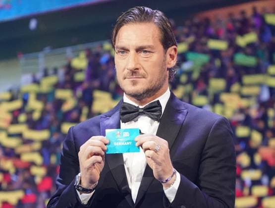 Francesco Totti hat Deutschland gezogen - 30.11.2019: UEFA EURO2020 Auslosung, Romexpo Bukarest, DISCLAIMER: UEFA regulations prohibit any use of photographs as image sequences and or quasi-video.