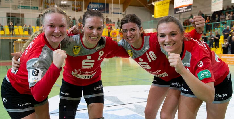 Frankfurt (Oder), 30.11.2019 - FHC vs MTV Heide 36:31 Freude bei den FHC -Spielerinnen ueber den Sieg gegen den MTV - Heide v.l.n.r. Kathleen Mueller, Anja Ziemer, Monika Odrowska, und Jessica Jander.