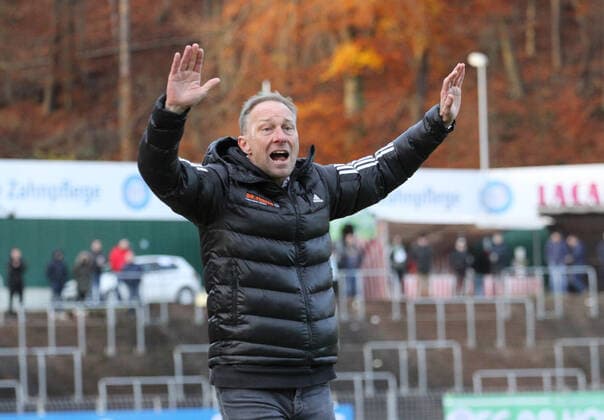 Fußball, Trainerhistorie FC 08 Homburg von 1957 bis heute 30.11.2019, xklex, Fussball Regionalliga Suedwest, FC Homburg - FC Giessen emspor, v.l. FC 08 Homburg Trainer Jürgen Luginger, sauer (DFL DFB REGULATIONS PROHIBIT ANY USE OF PHOTOGRAPHS as IMAGE SEQUENCES and or QUASI-VIDEO) Homburg