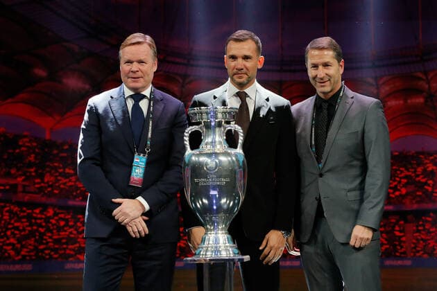 (191201) -- BUCHAREST, Dec. 1, 2019 -- Head coach of the Netherlands Ronald Koeman, head coach of Ukraine Andriy Shevchenko and head coach of Austria Franco Foda pose with the trophy during the draw of the UEFA EURO, EM, Europameisterschaft,Fussball 2020 soccer tournament finals in Bucharest, capital of Romania, Nov. 30, 2019. (Photo by Cristian Xinhua) (SP)ROMANIA-BUCHAREST-SOCCER-UEFA EURO 2020 FINAL DRAW Cristel 
