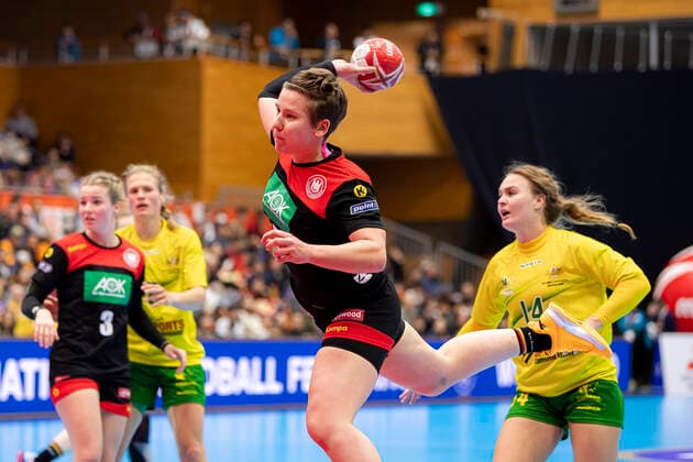 Handball, Frauen: WM 2019, Vorrunde, Gruppe B, 2. Spieltag , Australien - Deutschland Alina Grijseels (Deutschland Dortmund) Yamaga City Overall Gymnasium Kumamoto Japan