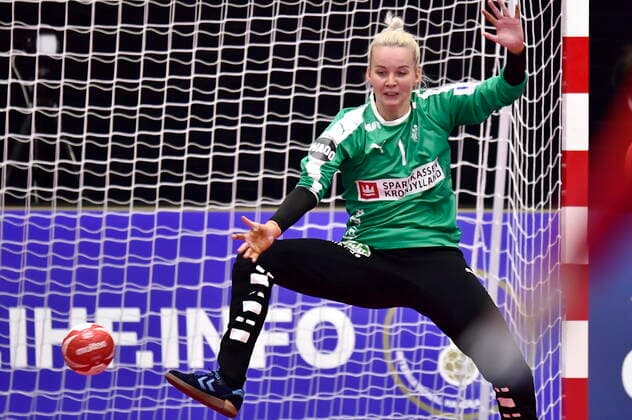 Maalmand Sandra Toft i aktion naar Danmark moeder Sydkorea, i den indledende runde i Gruppe B, under Kvindernes Haandbold VM i Kumamoto Prefectural Gymnasium i Japan, soendag den 1. december 2019. . , Kumamoto Denmark Copyright: BoxAmstrupx COP222 spdk20191201-124144-L