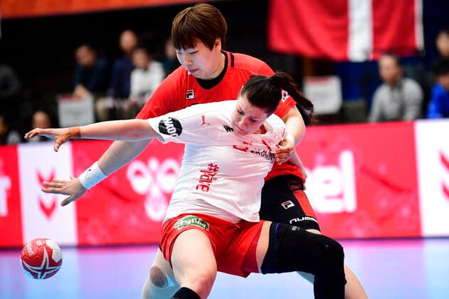 Stine Bodholt Nielsen i aktion naar Danmark moeder Sydkorea, i den indledende runde i Gruppe B, under Kvindernes Haandbold VM i Kumamoto Prefectural Gymnasium i Japan, soendag den 1. december 2019. . , Kumamoto Denmark Copyright: BoxAmstrupx COP222 spdk20191201-124152-L