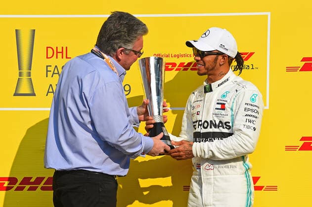 01.12.2019, xekx, Motorsport FIA, Formel 1 Großer Preis von Abu Dhabi - Rennen 2019 emspor, Fastest Laptime Winning Award: Lewis Hamilton (Mercedes-AMG Petronas) (DFL DFB REGULATIONS PROHIBIT ANY USE OF PHOTOGRAPHS as IMAGE SEQUENCES and or QUASI-VIDEO) Abu Dhabi